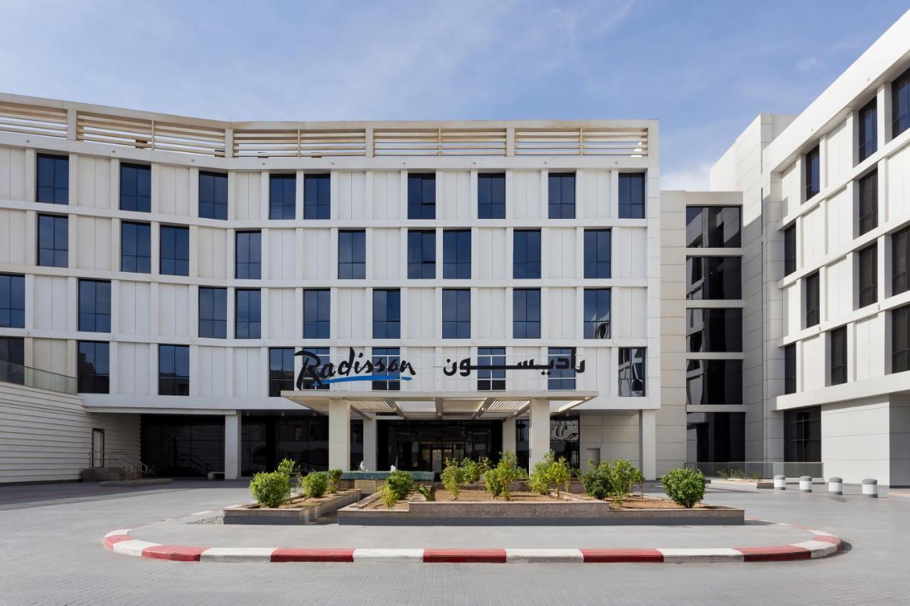 Radisson Hotel & Apartments Dammam Industrial City Exteriör bild