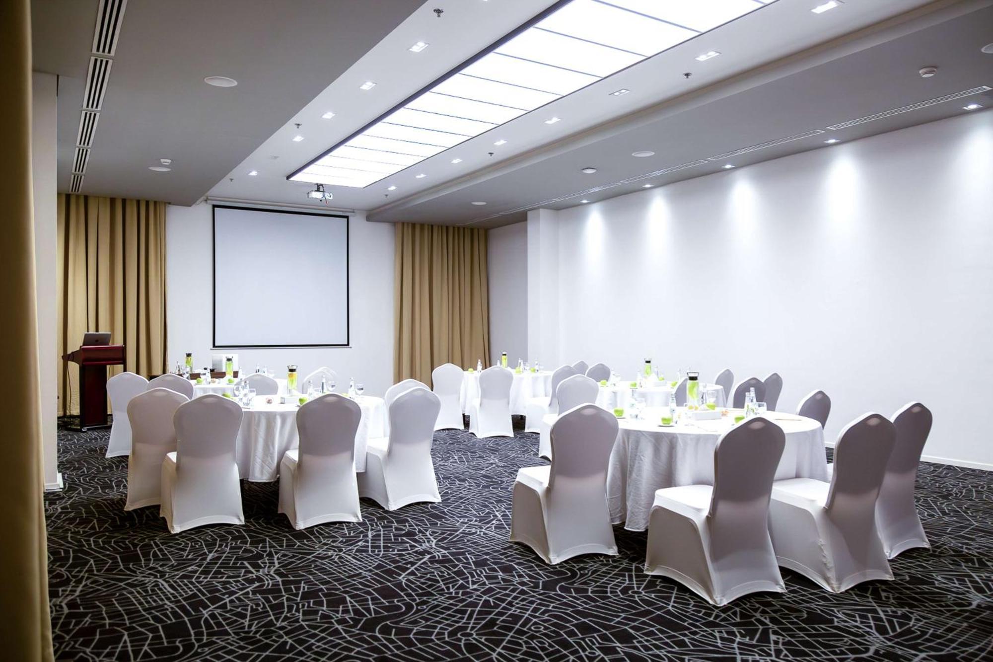 Radisson Hotel & Apartments Dammam Industrial City Exteriör bild