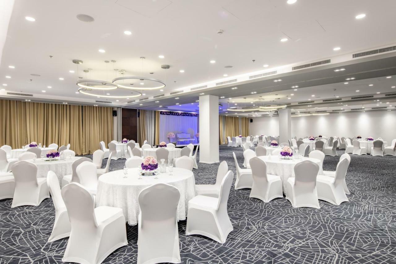 Radisson Hotel & Apartments Dammam Industrial City Exteriör bild