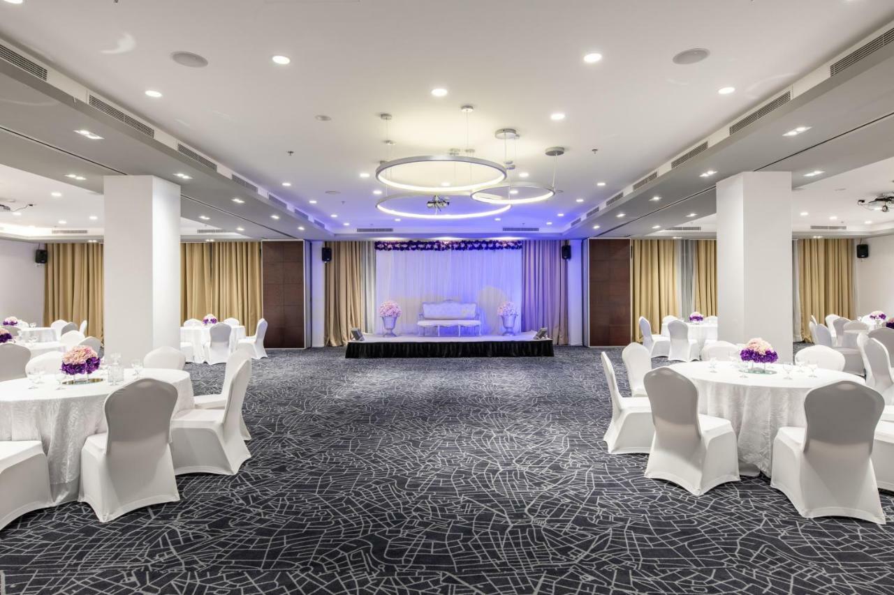 Radisson Hotel & Apartments Dammam Industrial City Exteriör bild