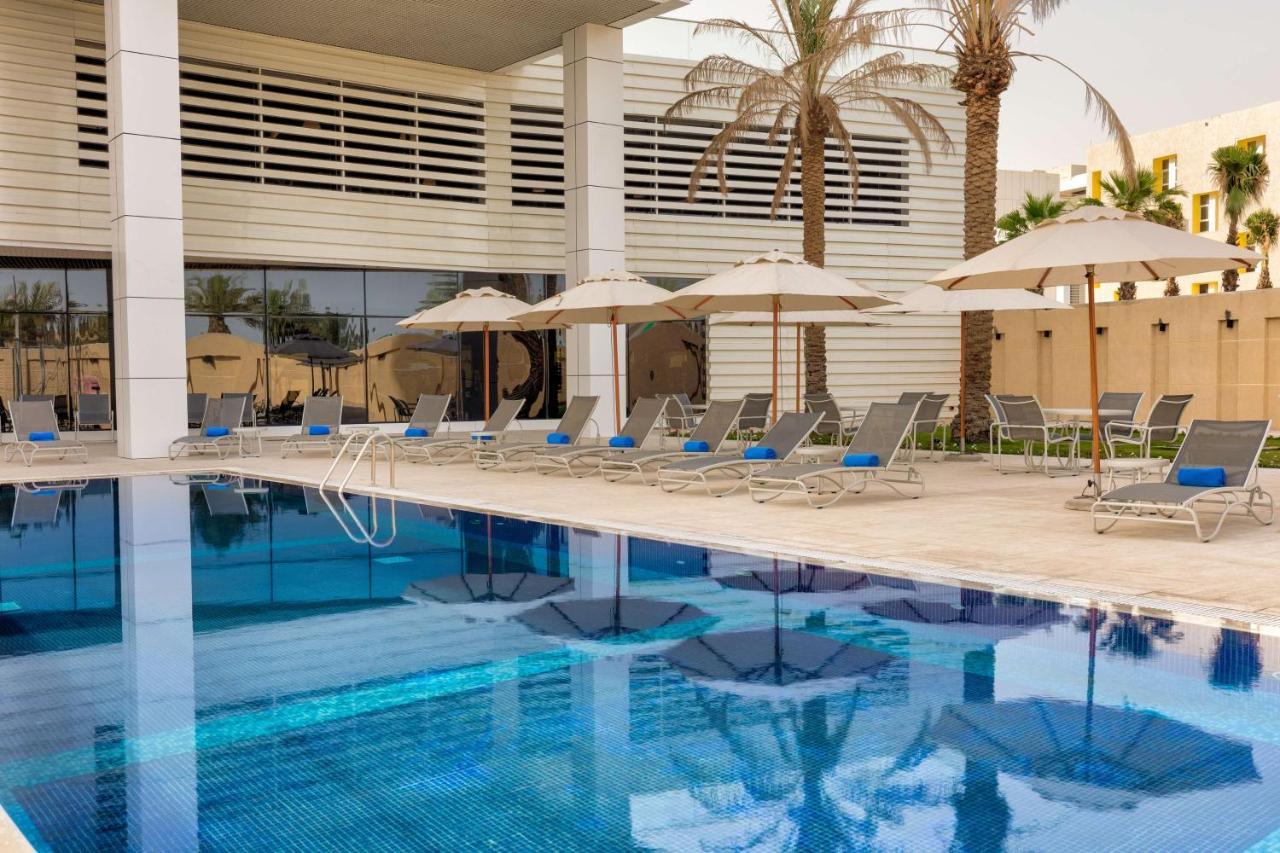 Radisson Hotel & Apartments Dammam Industrial City Exteriör bild